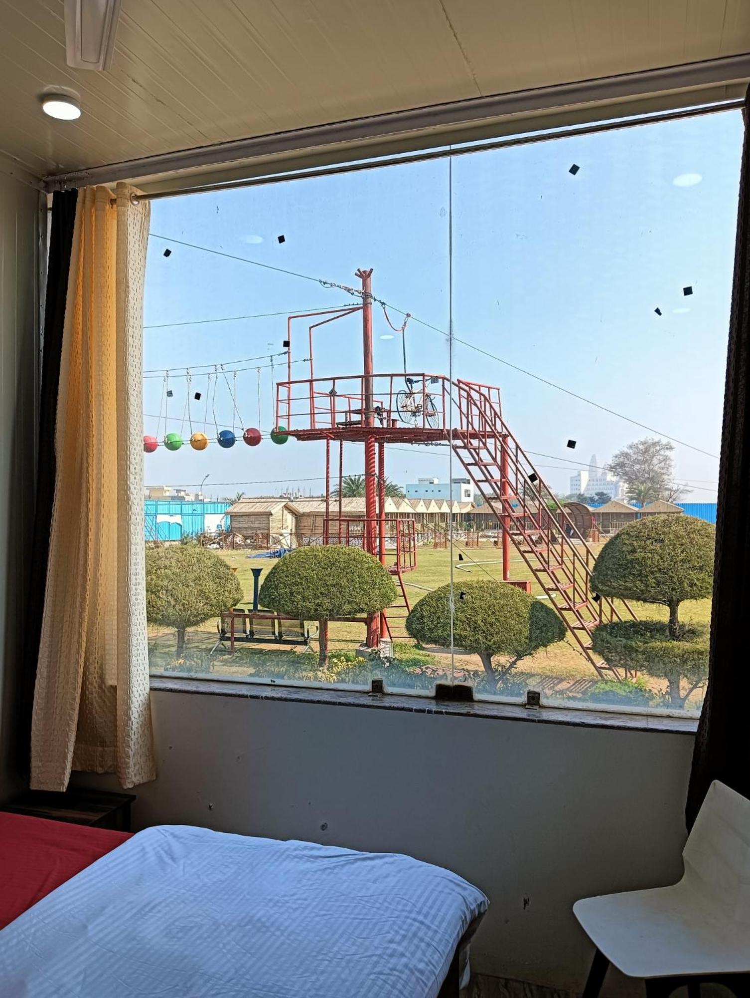 Krishna Fun Land Hotel Mathura Exterior photo