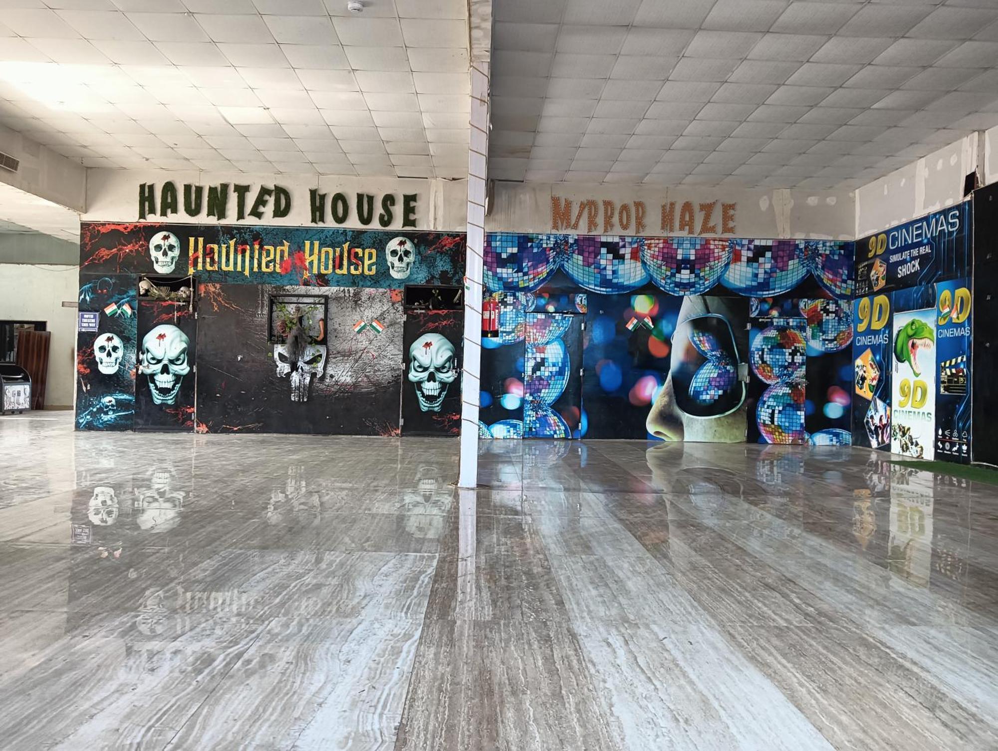 Krishna Fun Land Hotel Mathura Exterior photo